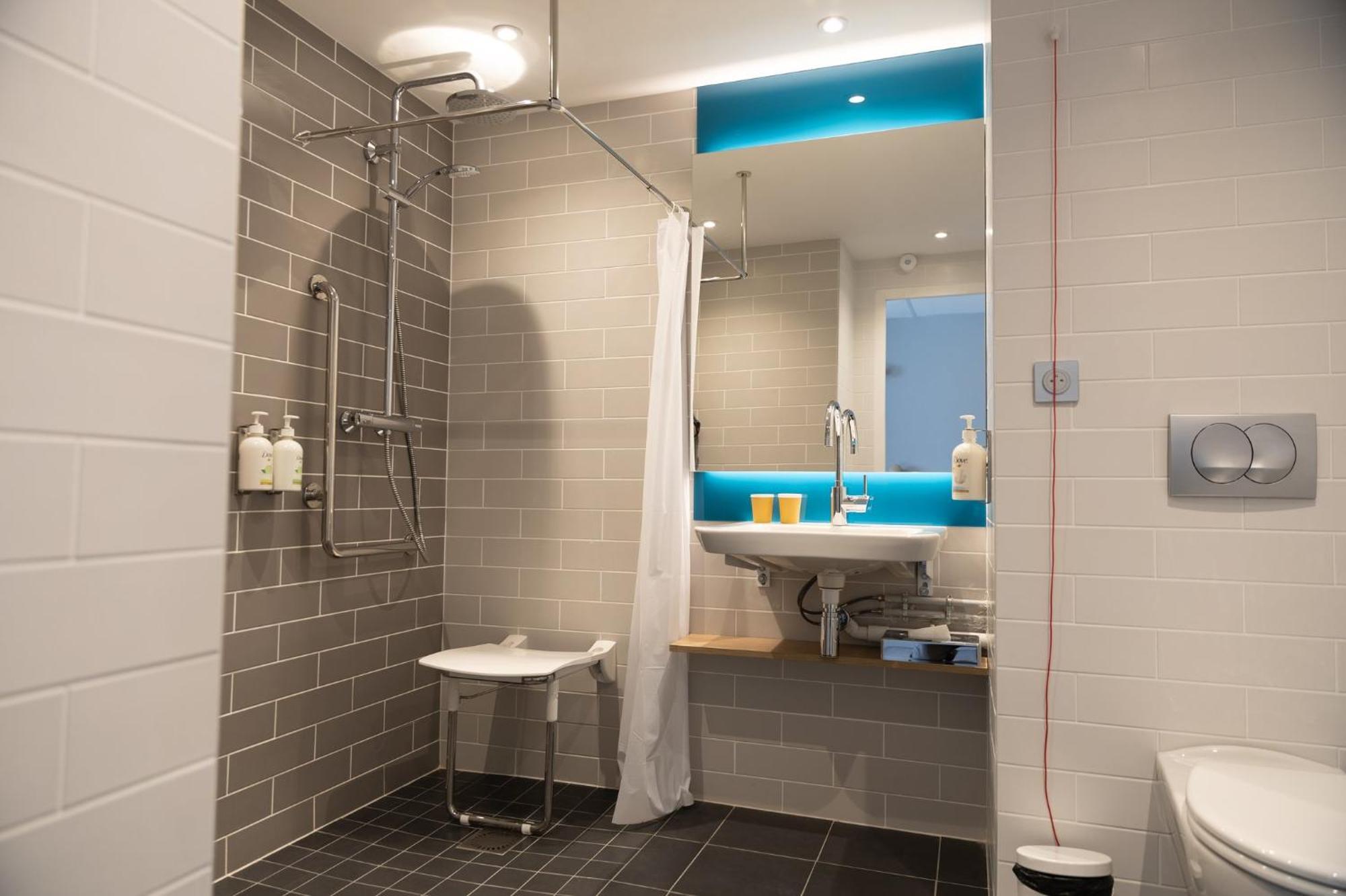 Holiday Inn Express Caen Epron By Ihg Exterior foto